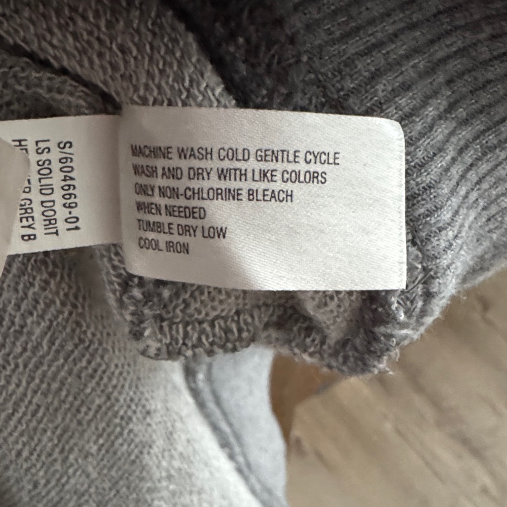 GAP Women's Gray Sweatshirt - Picture 3 of 4